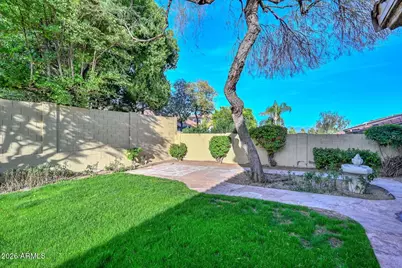 1942 E Claire Drive E, Phoenix, AZ 85022 - Photo 41