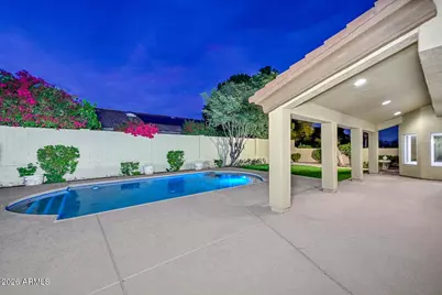 1942 E Claire Drive E, Phoenix, AZ 85022 - Photo 9