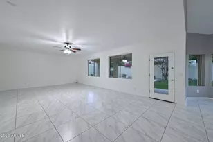 1942 E Claire Dr E, Phoenix, AZ 85022 - Photo 21