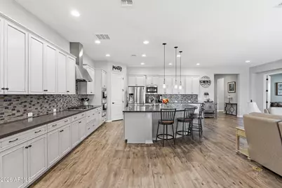 9393 W Daley Lane, Peoria, AZ 85383 - Photo 7