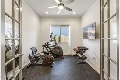 2819 E Los Gatos Drive, Phoenix, AZ 85050 - Photo 9