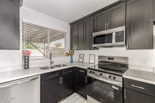 7118 W Earll Dr, Phoenix, AZ 85033 - Photo 5