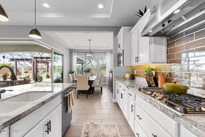 2948 E Crest Lane, Phoenix, AZ 85050 - Photo 17