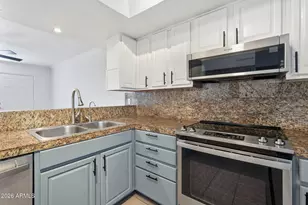 2838 E Beck Ln, Phoenix, AZ 85032 - Photo 15