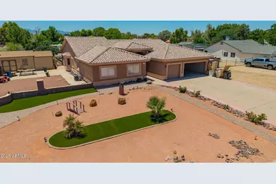 10535 W San Miguel Avenue, Glendale, AZ 85307 - Photo 1