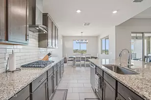 18559 W Hiddenview Dr, Goodyear, AZ 85338 - Photo 17