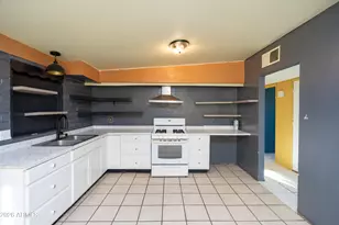 702 N Skyline Dr, Huachuca City, AZ 85616 - Photo 11