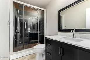 406 E Colgate Dr, Tempe, AZ 85283 - Photo 17