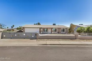 1833 N Edgewater Cir, Mesa, AZ 85207 - Photo 1