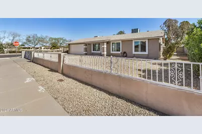 1833 N Edgewater Circle, Mesa, AZ 85207 - Photo 5