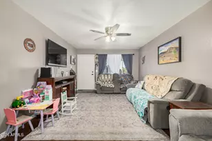 1833 N Edgewater Cir, Mesa, AZ 85207 - Photo 11