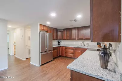 1637 W Tierra Buena Lane W, Phoenix, AZ 85023 - Photo 9