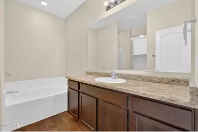 8222 W Wood Lane, Phoenix, AZ 85043 - Photo 25