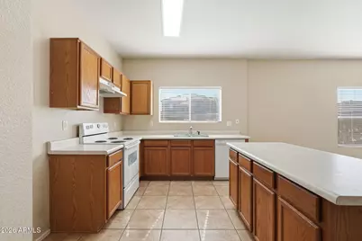 575 W Silver Reef Court, Casa Grande, AZ 85122 - Photo 3