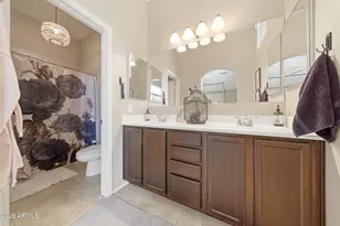 2725 E Mine Creek Rd, Phoenix, AZ 85024 - Photo 15