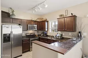 2725 E Mine Creek Rd, Phoenix, AZ 85024 - Photo 5