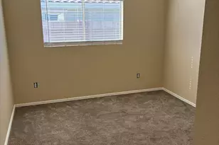 1042 S Clancy Cir, Mesa, AZ 85208 - Photo 7