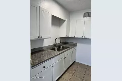 2525 N 52nd Street #Apt 5, Phoenix, AZ 85008 - Photo 9