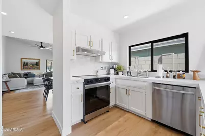 5449 E Cambridge Avenue, Phoenix, AZ 85008 - Photo 15