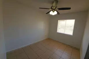 1817 N 46th Dr, Phoenix, AZ 85035 - Photo 7