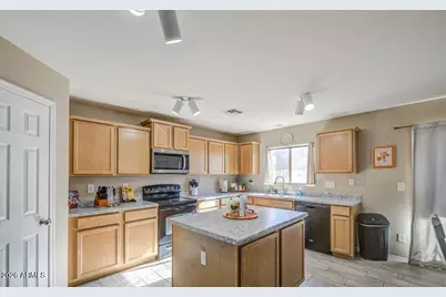 43269 W Blazen Trail, Maricopa, AZ 85138 - Photo 11