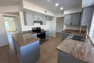 7602 W College Dr, Phoenix, AZ 85033 - Photo 5