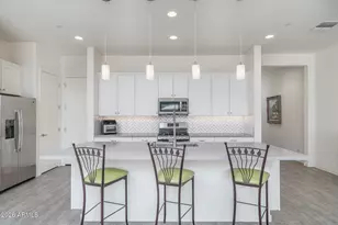 1963 W Desert Hollow Dr, Phoenix, AZ 85085 - Photo 7