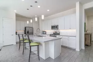 1963 W Desert Hollow Dr, Phoenix, AZ 85085 - Photo 5