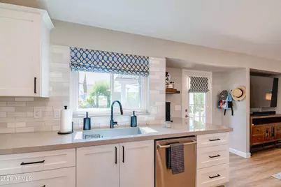 3637 W Kesler Lane, Chandler, AZ 85226 - Photo 13