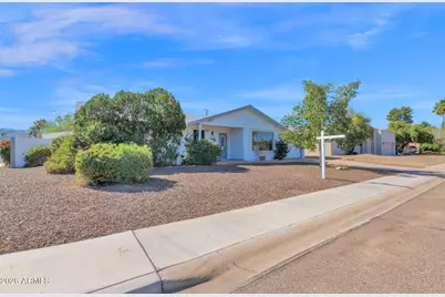 3833 E Desert Cove Avenue, Phoenix, AZ 85028 - Photo 1