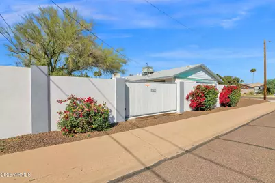 3833 E Desert Cove Avenue, Phoenix, AZ 85028 - Photo 3