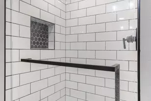 1449 E Highland Ave, Phoenix, AZ 85014 - Photo 13