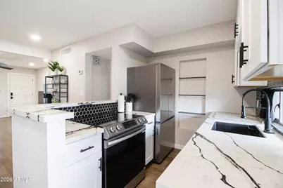 1449 E Highland Avenue #25, Phoenix, AZ 85014 - Photo 7