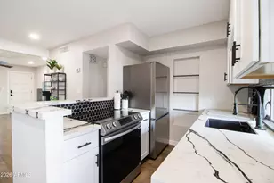 1449 E Highland Ave, Phoenix, AZ 85014 - Photo 7