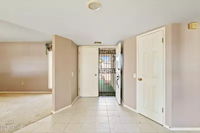 17219 N Lindgren Avenue, Sun City, AZ 85373 - Photo 7