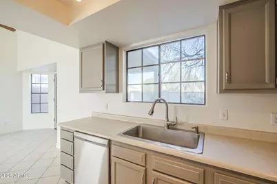 1500 N Sunview Parkway #Unit 79, Gilbert, AZ 85234 - Photo 11