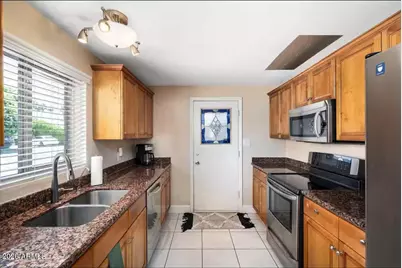 7501 E Minnezona Avenue, Scottsdale, AZ 85251 - Photo 3