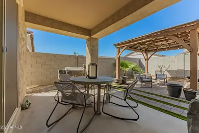 17322 W Valentine Street, Surprise, AZ 85388 - Photo 11