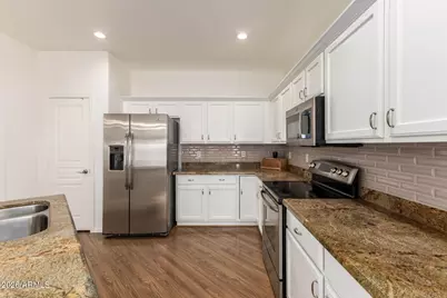 1413 E Peach Tree Drive, Chandler, AZ 85249 - Photo 9