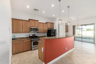 8690 W Morten Avenue, Glendale, AZ 85305 - Photo 11