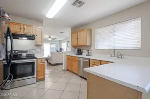 6827 N 77th Dr, Glendale, AZ 85303 - Photo 9