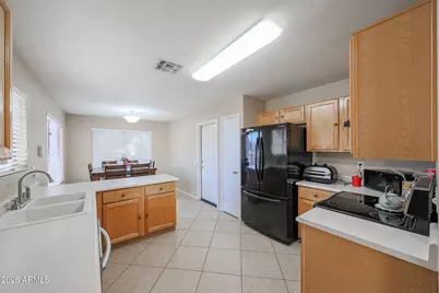 6827 N 77th Drive, Glendale, AZ 85303 - Photo 7