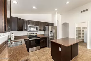 21263 N 95th Dr, Peoria, AZ 85382 - Photo 9