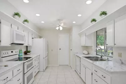 10326 W Prairie Hills Circle, Sun City, AZ 85351 - Photo 15