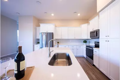 161 E Balsam Drive, Chandler, AZ 85286 - Photo 5