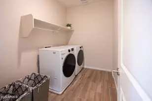 161 E Balsam Dr, Chandler, AZ 85286 - Photo 13