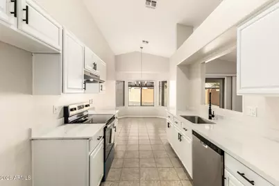 15526 W Lisbon Lane, Surprise, AZ 85379 - Photo 9