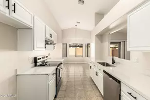 15526 W Lisbon Ln, Surprise, AZ 85379 - Photo 9