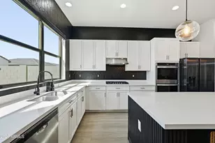 9463 E Theia Dr, Mesa, AZ 85212 - Photo 9