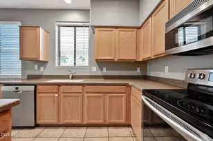 18165 W Canyon Ln, Goodyear, AZ 85338 - Photo 11